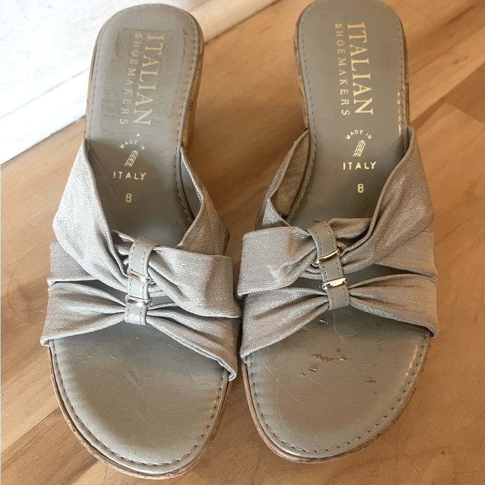 Cream  Slip On wedges Shoes size 8 Italy Cream Tan Vacation Beach Cruise Neutral